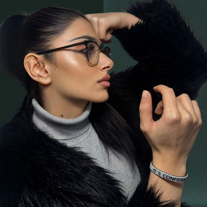 MOVE IN SILENCE - IT´S CONFIDENCE